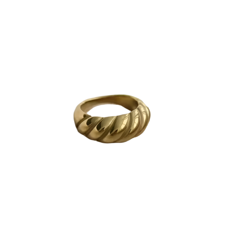 CROISSANT RING